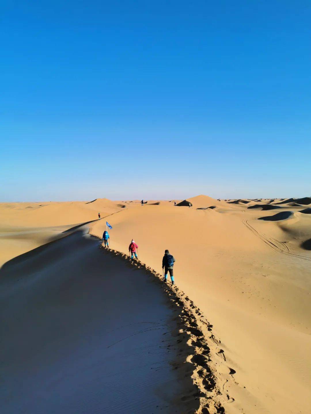 深邃诱人的科幻之旅：永劫无间中的探险者穿越时空与星辰，探索宇宙奥秘