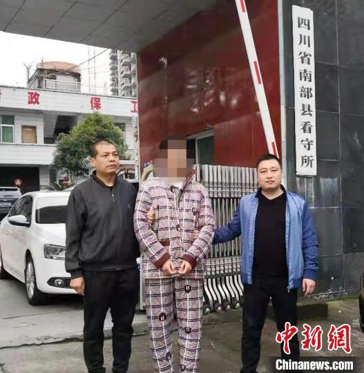 湖北襄阳警方捣毁游戏外挂团伙，涉案金额高达1200万元，主要犯罪嫌疑人杨某落网